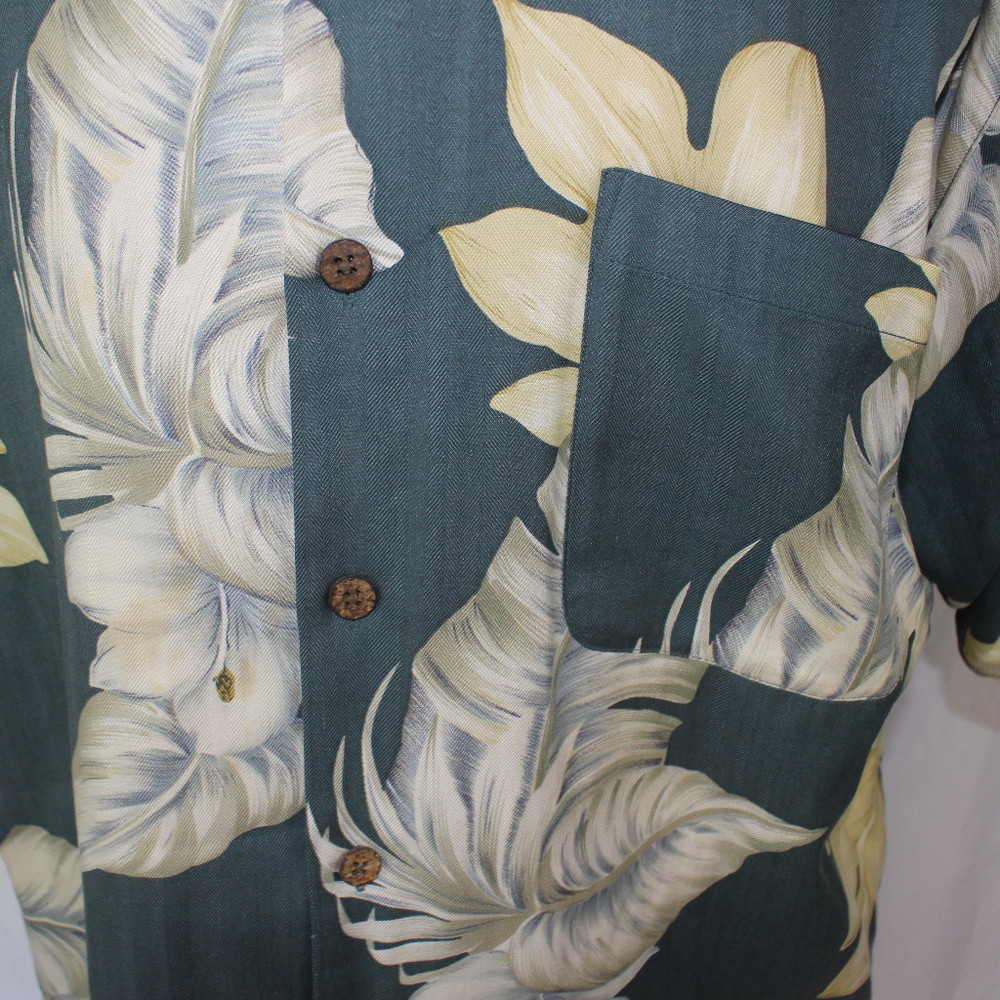 Tommy Bahama 100% Silk Short Sleeve Floral Shirt - Picture 3 of 5
